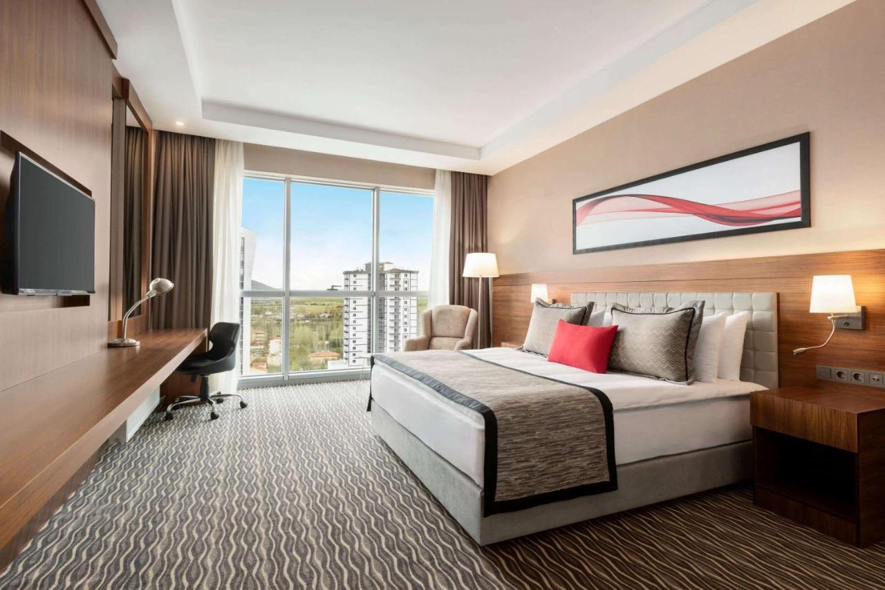 فندق Ramada By Wyndham نيغدة المظهر الخارجي الصورة