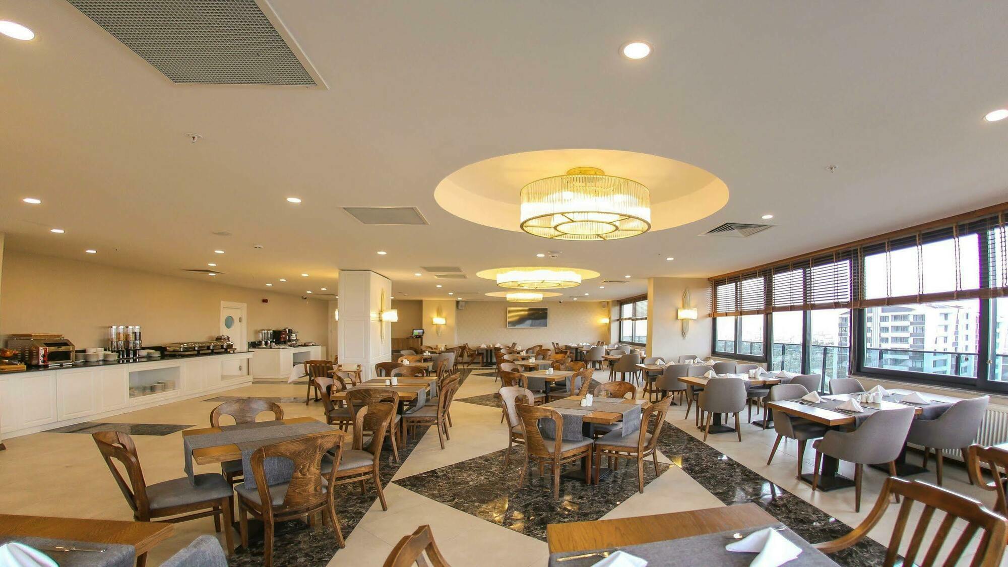 فندق Ramada By Wyndham نيغدة المظهر الخارجي الصورة